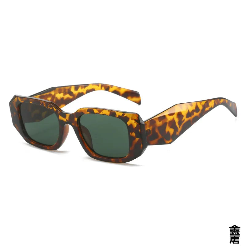 1pc Classic Unisex Sunglasses Trendy Shades for Men Women Fashion Designer Style Eyewear Travel Motorcycle Driving Sunglasses