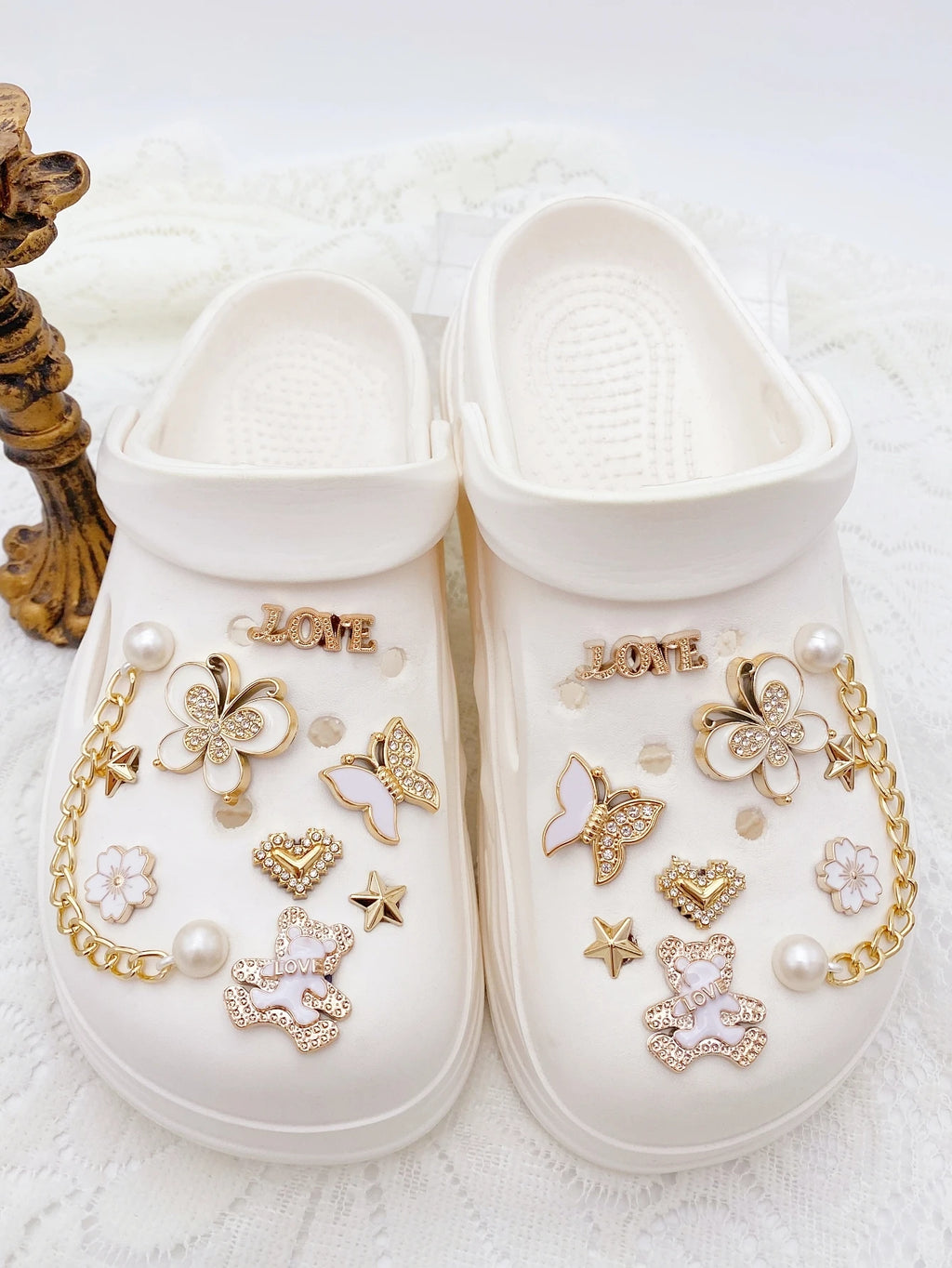 18 fashionable golden (bear, butterfly, love, cherry blossom, heart, five-pointed star, chain) Crocs and accessories DIY versati