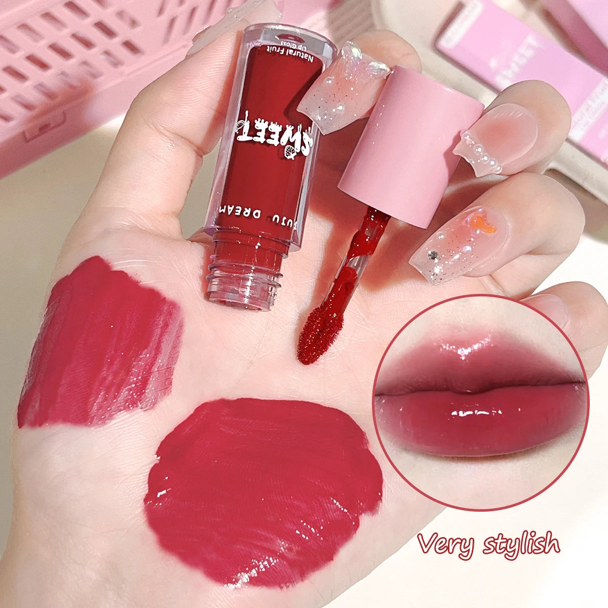 Glossy mirror lip gloss, nude lip gloss, moisturizing, brightening complexion, waterproof, long-lasting for a flawless finish