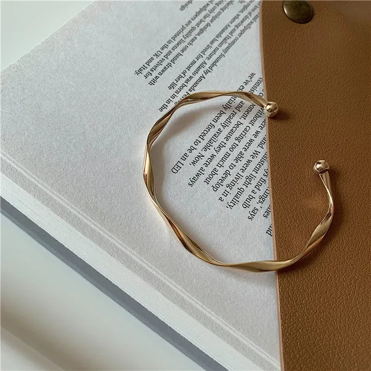 New Fashion Trend Unique Design Elegant Exquisite Twist Simple Bracelet Women Jewelry Wedding Party Premium Gift Wholesale