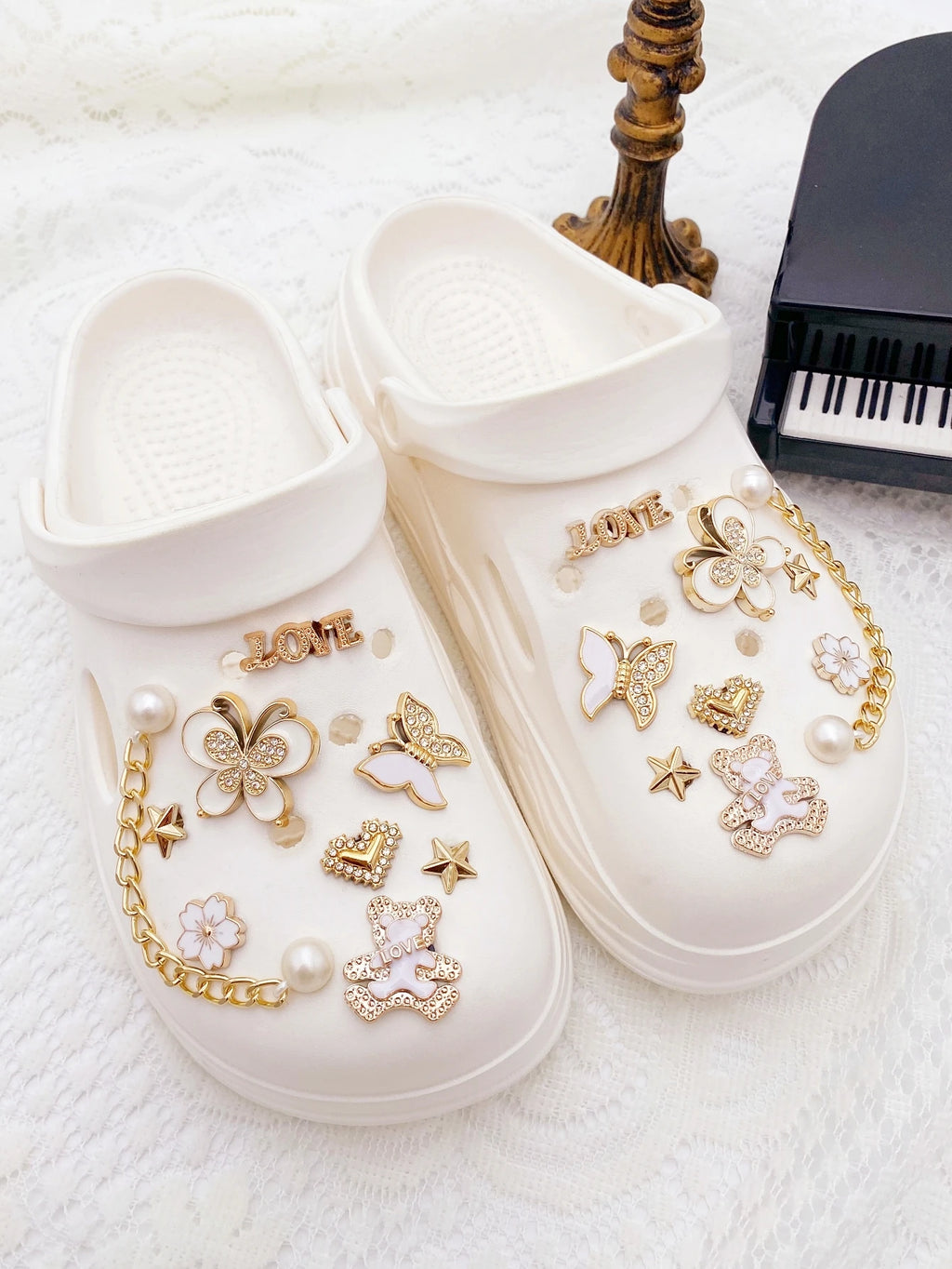 18 fashionable golden (bear, butterfly, love, cherry blossom, heart, five-pointed star, chain) Crocs and accessories DIY versati