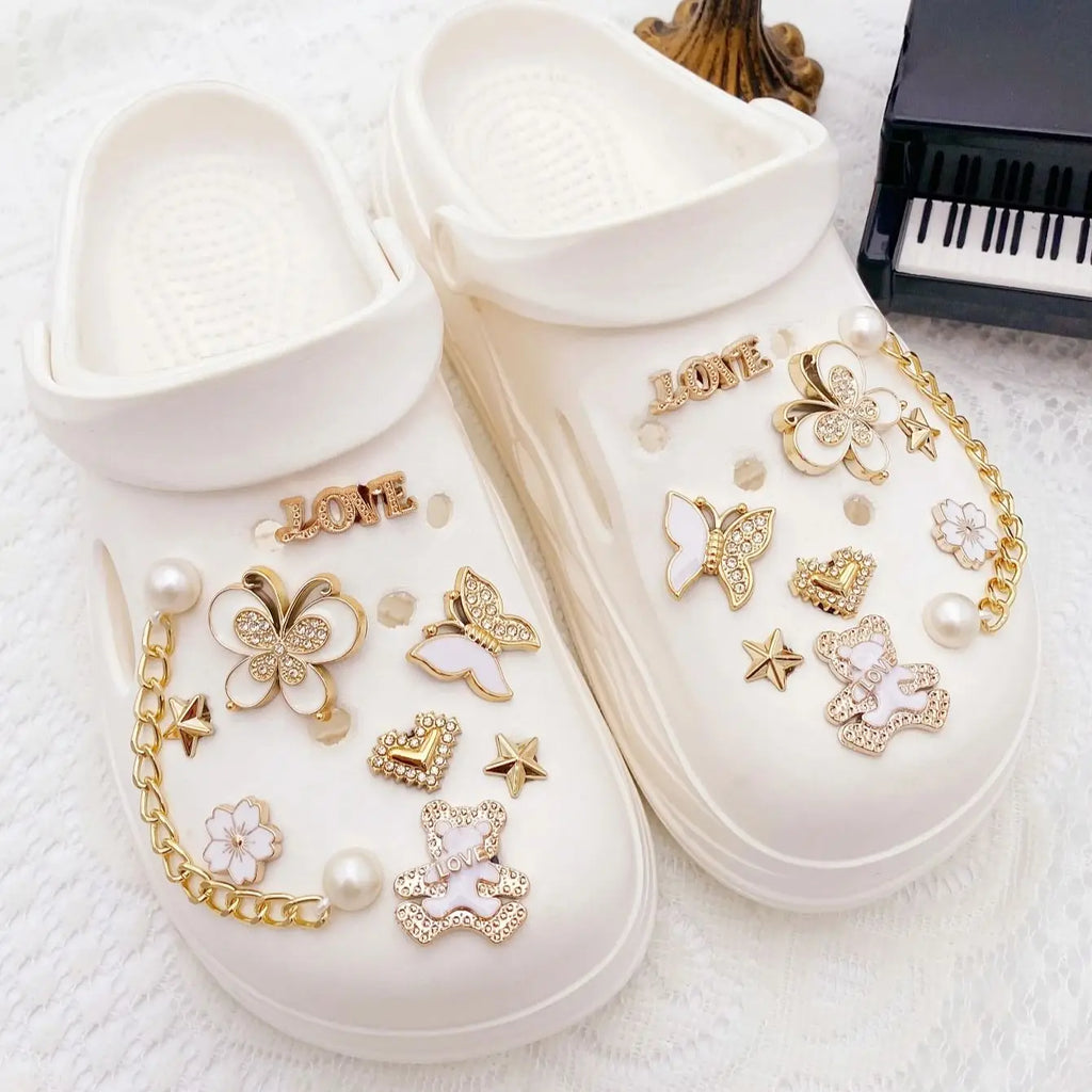 18 fashionable golden (bear, butterfly, love, cherry blossom, heart, five-pointed star, chain) Crocs and accessories DIY versati