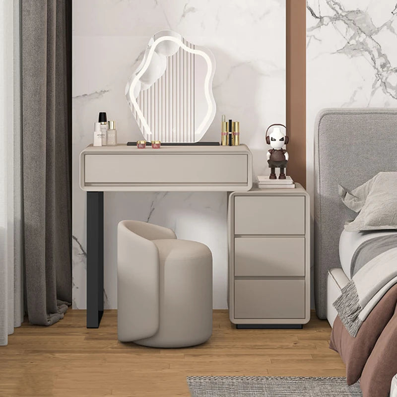 Italian LED Mirror Vanity Table Makeup Trendy Design Elegant Vanity Table Modern Luxury Coiffeuse De Chambre Bedroom Furniture